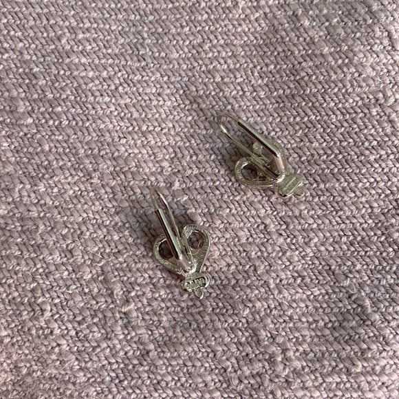 Vintage Silver Avon Lever-back Drop Hanging Black Onyx Heart Earrings - Picture 3 of 4